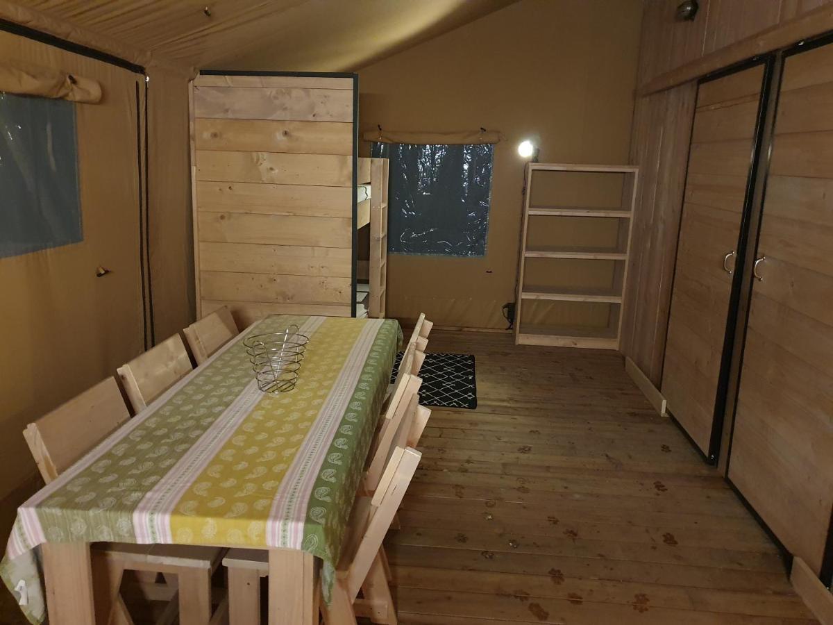 Luxury Safari Tents At Moulin Du Pommier Glamping & Camping Saulgond Eksteriør billede